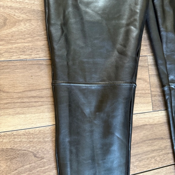 Abercrombie & Fitch Faux Leather High-Rise Leggings/ Pants | Black | Size Small - Picture 4 of 6